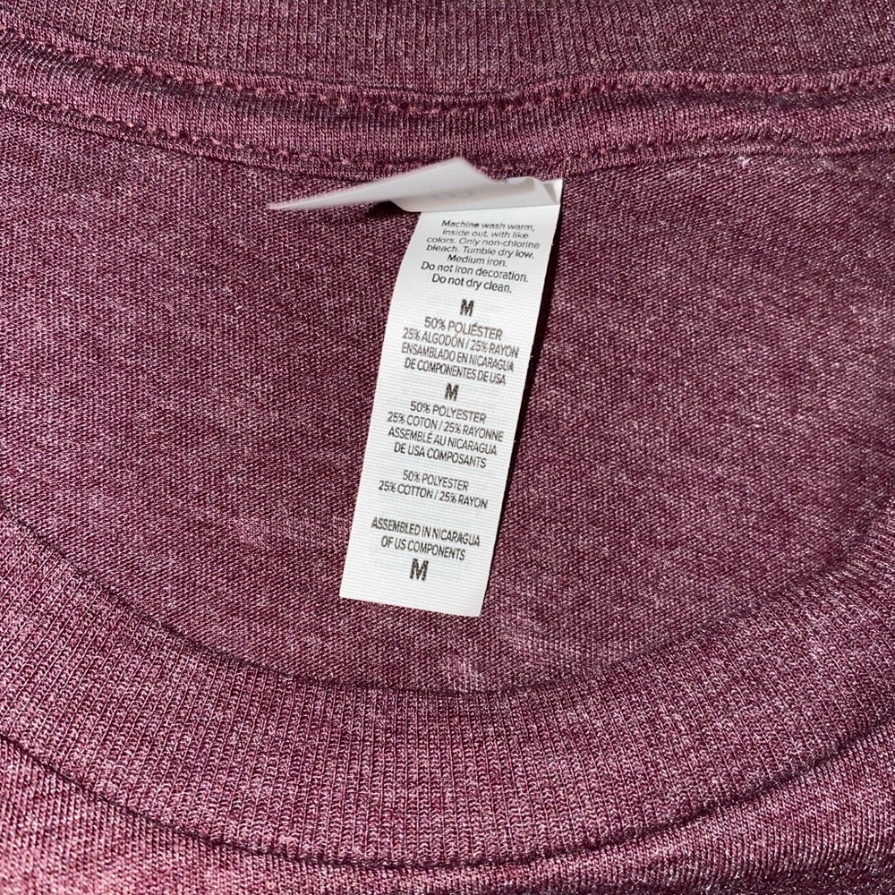 Heather maroon tshirt - Picture 2 of 2